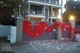 Ta sparaktika logia tou patera tou stilista Epi8esh Roybikwna Me Trikakia Kai Mpogies Sto Spiti Toy Nikoy Eyaggelatoy Kai Ths Tatianas Stefanidoy Binteo Enothtes Koinwnia Real Gr