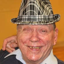 Cecelia Curry's Instagram, Twitter & Facebook