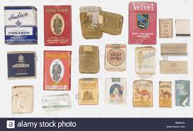 Here at cheapasmokes, we are your number 1 online shop for cheap hand rolling tobacco. Camel Rolling Tobacco Stockfotos Und Bilder Kaufen Alamy