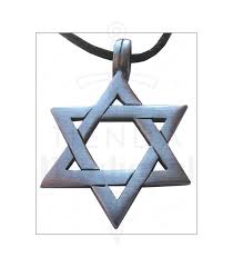 El último look de la actriz es un ejemplo de este nuevo estilo, además de una elección perfecta para. Colgante Estrella De David á‰ Colgantes Judios á‰ Tienda Medieval