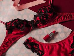 8 mẫu nội y gợi cảm hợp ý chàng cho mùa Valentine từ La Perla | ELLE