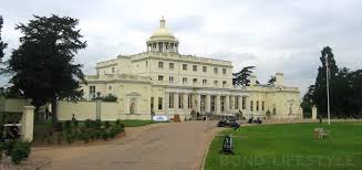 Stoke park offers luxury 5 star accommodation within easy reach of heathrow, windsor and stoke park combines sumptuous luxury and refined elegance with some of the finest sporting and leisure. Stoke Park Stoke Poges United Kingdom Bond Lifestyle