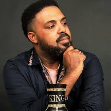 Thomas Tart's Instagram, Twitter & Facebook