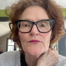 Tricia Burt's Instagram, Twitter & Facebook