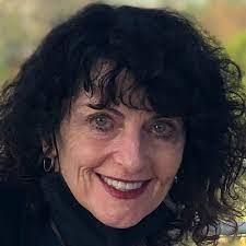 Cynthia Bracken's Instagram, Twitter & Facebook