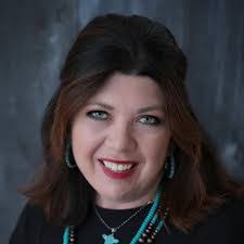 Dee Robb's Instagram, Twitter & Facebook