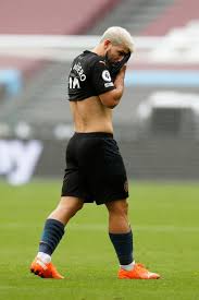 He was replaced by ezequiel lavezzi. Pep Guardiola On Sergio Aguero S Latest Injury Concern Fixture Pile Up Newscolony