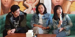 Jun 04, 2021 · adhisty zara banjir pujian dan sabet banyak penghargaan lewat perannya sebagai dara dalam film dua garis biru. Jadi Ibu Hamil Di Dua Garis Biru Zara Jkt48 Punya Cara Sendiri Untuk Dalami Peran Kapanlagi Com