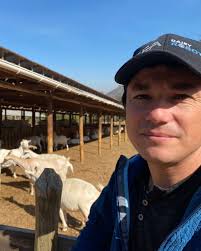 📷 ¡𝗖𝗼𝗻𝗼𝗰𝗲 𝗹𝗮 𝗵𝗶𝘀𝘁𝗼𝗿𝗶𝗮 𝘆 𝗹𝗼𝘀 𝗹𝗼𝗴𝗿𝗼𝘀 𝗱𝗲  𝗔𝗴𝗿í𝗰𝗼𝗹𝗮 𝗟𝗮 𝗠𝗮𝗿𝘁𝗶𝗻𝗮 𝘆 𝘀𝘂 𝗴𝗮𝗻𝗮𝗱𝗲𝗿í𝗮 𝗲𝗻  𝗣𝗮𝗵𝘂𝗶𝗹𝗺𝗼! 🐄🥛🧀⁣ ⁣ En Mallarauco, Región Metropolitana, nos  adentramos en el apasionante mundo de Agrícola La ...