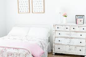 Stunning vintage style bedroom 23 photos : Vintage Style Shabby Chic Girl S Bedroom Source List