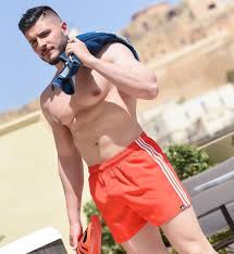 Serkan Erkan 👀 on X: Bu fotoğrafa bakınca nefesin kesilmiyorsa kendine gay  deme t.coKHK2DfYEbw  X