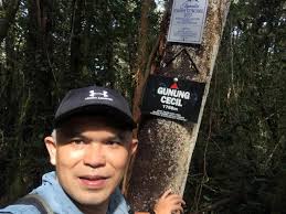 Cecil Trail's Instagram, Twitter & Facebook