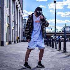 Balenciaga's coveted speed trainers are updated with a logo print for ss18. Slab Parad Pronikvane Balenciaga Speed Trainer Outfit Ampamariamoliner Org