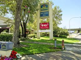 ¿qué restaurantes hay cerca de best western dry creek inn? Best Western Dry Creek Inn Hotel Healdsburg 1 2 Fly At