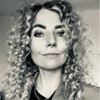 Sandra Nielsen's Instagram, Twitter & Facebook