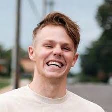 Eleanor Clements's Instagram, Twitter & Facebook