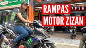 Lihat gambar moto guzzi v85tt terbaru, motor v85tt memiliki 10 gambar. Perempuan Pertama Naik Motor Ysuku Zizan Razak Youtube