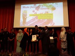 foto fariz iswadi ismail/bh lia selari dengan dasar belia. Institut Penyelidikan Pembangunan Belia Malaysia Majlis Jasamu Dikenang Ybhg Dato Sri Jamil Bin Salleh