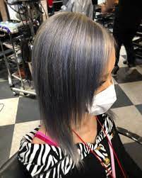 しのはinstagramを利用しています haircolor silver シルバー ホワイトメッシュ ギャルの定番シルバー にホワイトメッシュを入れたスタイル silverhair manicpanic シルバー シルバーカラー メッシュ ヘアスタイリング スタイル ギャル系