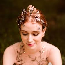 Tocados (en forma de corona) para novias