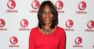 We came to a conclusion that she is on twitter with about 2k+ followers under the username @suzzannedouglas. Kbbxqbofjqbuam