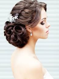 Vous êtes à la recherche de la coiffure de mariée idéale mais vous n'êtes pas très chignon ! Hochzeit Haarschmuck Google Suche Coiffure Mariage Tresse Photo Coiffure Mariage Coiffure Mariage