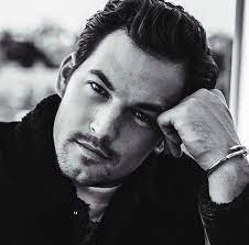 Grey S Anatomy Dr Deluca Giacomo Gianniotti Anatomia De Grey Grey S Anatomy Hombres