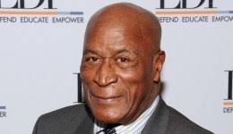 American Music Awards: Christina Aguilera to Honor Whitney Houston With  'Bodyguard' Tribute