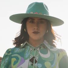 Encuentra exclusivos diseños en Bella Ella para lucir increíble este 5 de  octubre en la Cacería del Zorro. ¡Visítanos y encuentra tu Outfit ideal!  Matriz: Teodoro 9-20 y Sánchez y Cifuentes Sucursal