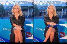 Paola andrea ferrari yegros is a paraguayan basketball player. Profil Paola Ferrari Presenter Italia Yang Viral Di Euro 2020 Bolatimes Com