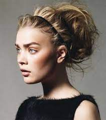 Quindi, che amiate i capelli lunghi, mossi, lisci, o che … Risultati Immagini Per Capelli Raccolti Morbidi Spettinati Headband Hairstyles Messy Hairstyles Hair Styles