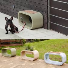 愛犬家の多目的ベンチ selected by ハイロック 45 000円 税抜 金具が付いていて 愛犬のリードを固定することができるベンチ 公園に置いてありそうな いかにも優等生的で公共的なカタチが逆にかっこいい ウッドの座布団を外せばオプションで付いて