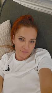 I'm feeling a bit "meh" so let's start a positivity thread! Post a selfie  or a scenery from your camera roll where you feel at peace and happy. I  wanna feed off