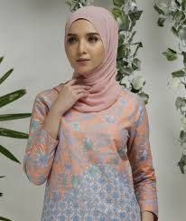 Losravelda is here to bring to you the latest and trending modest & modern outfit. 15 Trend Terbaru Design Baju Kurung Kedah Batik Lamaz Morradean