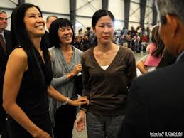 Résultat de recherche d'images pour "Euna Lee and Laura Ling"