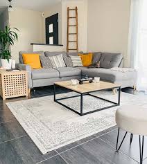 Peintures pour un salon et une cuisine avec un sol gris anthracite. Deco Blanc Casse 5 Idees Tendances Pour Illuminer Son Interieur