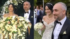 Gazeteci i̇smail saymaz, şeyda sayar ile dün akşam nişanlandı. Gazeteci Ismail Saymaz Dunyaevine Girdi F5haber