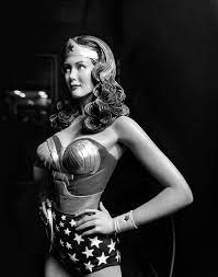 File:Actress Lynda Carter - “Wonder Woman” - Statue (Beautiful Plaster  series) (50916648202).jpg - Wikimedia Commons