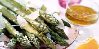 Asperges Vertes Au Parmesan Vinaigrette D Agrumes Recettes Recette En 2020 Asperge Verte Recettes De Cuisine Recette