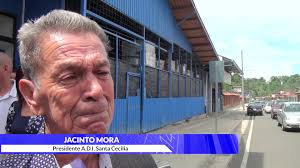 Dirigente muy emotivo , Cuando el trabajo, los esfuerzos y el tiempo que  dan por sacar proyectos para sus comunidades dan sus frutos, las emociones  son muchas. , Don Jacinto Mora, presidente de la ...