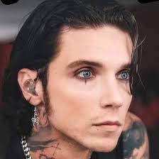 I wonder what he's looking at? ❤️