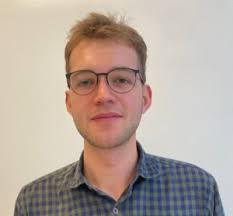 TOPOLOGICAL SPINTRONICS