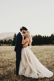 Winnie Hayley Paige Spring 2017 Collection A Line Wedding Dress Princess Weddi Wedding Dresses Whimsical Glamourous Wedding Dress Wedding Dresses Blush