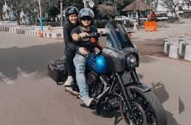 Namun mereka akhirnya bertemu walau sebentar. Lagi Ustaz Abdul Somad Pamer Video Riding Pakai Harley Davidson Mobimoto Com