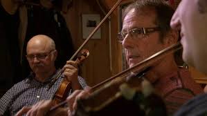Thérèse Albert, 84 ans toujours passionnée du violon traditionnel en 2010
