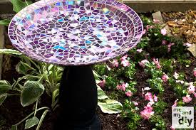 It is a broken bird bath+water feature which was left behind by the previous owners of our house. 40 Lovely Diy Bird Bath Ideas To Invite Friendly Fliers In Your Yard The Self Sufficient Living