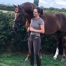 Lisa müller hat einen weiteren star zum losreiten in den stall bekommen. Thomas Via Instagram Lisa Muller Die Dressurreiterin Facebook