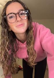 Lola Buck's Instagram, Twitter & Facebook