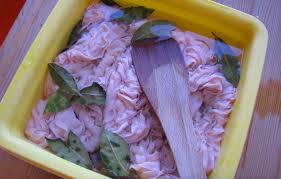 Comment Enlever Une Couleur Sur Un Linge Deteint Astuces De Grand Mere Blanchir Linge Astuce De Grand Mere Astuces