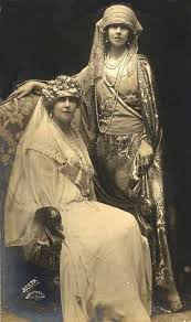 Queen Marie Of Romania And Youngest Sister Princess Beatrice Duchess Of Galliera Early 1920s Romanian Royal Family European Royalty Royal